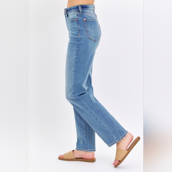 Just In !! JUDY BLUE Full Size High Waist Straight Jeans - Picture 4 of 11